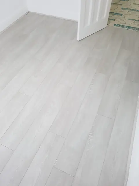 Pale grey laminate, bedroom